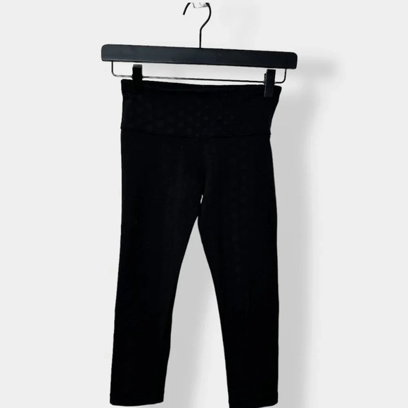 Lululemon‎ Black Polka Dot Crop Legging - Picture 1 of 4